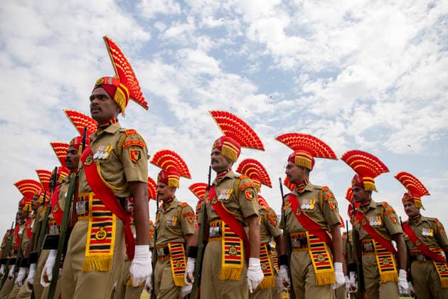 India Celebrates 80th Independence Day In Kashmir, India - 15 Aug 2026 Members of the Indian armed forces stand in formation during a ceremony marking India’s 80th Independence Day at Bakshi Stadium in Srinagar, the summer capital of Jammu and Kashmir. The ceremony included the unfurling of the national flag, a ceremonial parade and cultural performances. Srinagar India Copyright: xFaisalxBashirx xSOPAxImagesx 9IDAYKASHMIR2026