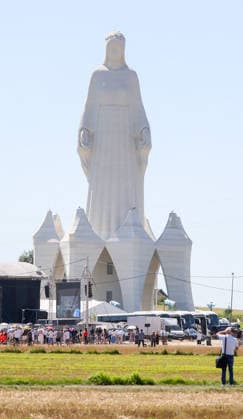 Highest Virgin Mary statue in Europe unveiled Photo: Adam Burakowski East News Ceremony of the unveiling and consecration of the Monument to Our Lady of Mercy on August 15, 2026 in the village of Konotopie near Torun in north-central Poland. The monument, whose height reaches 55,6 metres, was privately financed by the Polish entrepreneur and stock market investor Roman Karkosik. This is the highest Virgin Mary statue in Europe and second highest in the world. EN_01682639_0049 