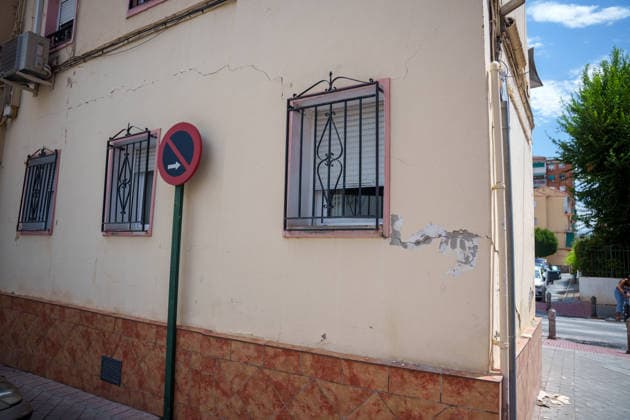 A magnitude 5 earthquake strikes Granada Impact of the magnitude 5 earthquake on buildings and homes in the city of Granada August 15, 2026, in Granada, Andalusia, Spain A magnitude 5 earthquake with its epicenter in the town of Alhendín shook the city of Granada and its metropolitan area early Saturday morning, causing no personal injuries but resulting in extensive property damage. The earthquake has forced the Regional Government of Andalusia to activate the emergency phase in response to the seismic risk. AUGUST 15, 2026 Francisco J. Granada, Andalusia, Spain Granada, Andalusia, Spain Spain  Copyright: xFranciscoxJ.xOlmox 7715365