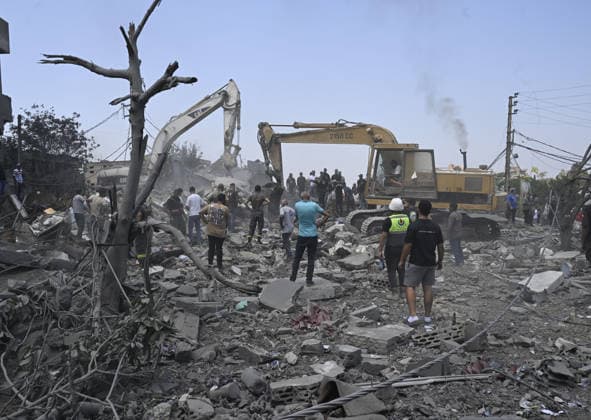 At least 11 killed in Israeli attack on southern Lebanon DEIR EZ-ZAHRANI, LEBANON - AUGUST 15: A view of the destruction after the Israeli airstrike on Deir ez-Zahrani, where at least 11 people were killed, in Lebanon on August 15, 2026. Houssam Shbaro Anadolu Deir ez-Zahrani Lebanon. Editorial use only. Please get in touch for any other usage.  Copyright: x2026xAnadoluxHoussamxShbarox