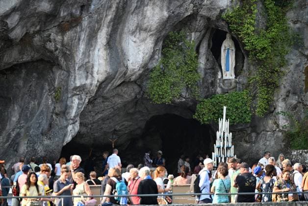 AUGUST 15, LOURDES, BASTIEN ARBERET, MAXPPP, 153rd National Assumption Pilgrimage, Mass on the Meadow for August 15, 2026, at the Sanctuary of Our Lady of Lourdes, Hautes-Pyrénées, Massabielle Grotto 153rd National Assumption Pilgrimage: Mass on the Meadow for August 15, 2026, at the Sanctuary of Our Lady of Lourdes, Hautes-Pyrénées LOURDES HAUTES-PYRÉNÉES FRANCE  Copyright: xBASTIENxARBERET MAXPPP MAXPPPxBASTIENxARBERETx ARB_4447 ARBx4447