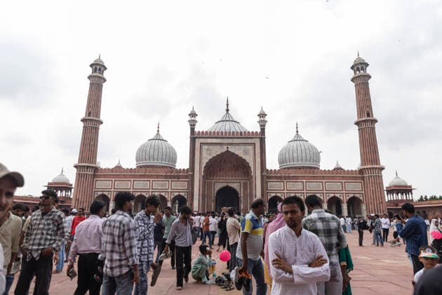 August 15, 2026, Srinagar, New Delhi, India: People visit historic Jama Masjid in Old Delhi on the occasion of India s 80th Independence Day, in Delhi, India, August 15, 2026 Srinagar India  - ZUMAa205 20260815_zip_a205_012 Copyright: xAdilxAbassx
