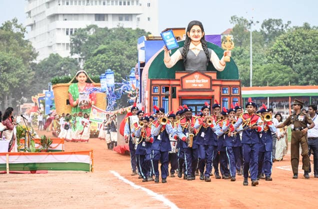 Tableaux of Bihar Government Schemes Displayed at Gandhi Maidan During Independence Day Celebrations Patna, Aug 15 (ANI): Tableaux depicting various Bihar government schemes are displayed and artists perform during the Independence Day celebrations at Gandhi Maidan, in Patna on Saturday. Patna Bihar India Copyright: xANIx ANI_20260815279