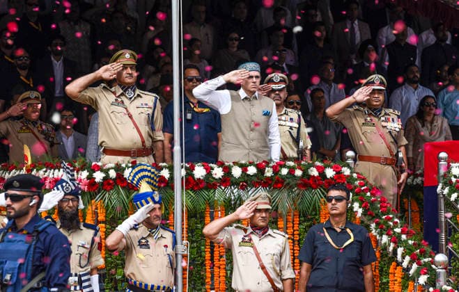 80th Independence Day Celebrations in Jammu and Kashmir s Srinagar Srinagar, Aug 15 (ANI): Jammu and Kashmir Chief Minister Omar Abdullah salutes after hoisting national flag during 80th Independence Day celebrations at Bakshi Stadium, in Srinagar on Saturday. Srinagar Jammu and Kashmir India Copyright: xANIx ANI_20260815333