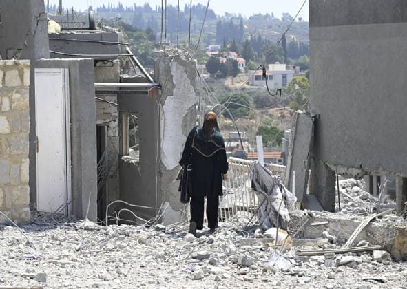 Israeli warplanes carried out airstrikes on towns in southern Lebanon despite the ceasefire NABATIEH GOVERNORATE, LEBANON - AUGUST 15: A general view of widespread destruction and piles of rubble following an Israeli airstrike on the town of Ansar in the Nabatieh Governorate, southern Lebanon, on August 15, 2026. At least seven people were killed and three others injured when an early morning air raid targeted a residential area, leaving severe structural damage across the neighborhood. Houssam Shbaro Anadolu Nabatieh Lebanon. Editorial use only. Please get in touch for any other usage.  Copyright: x2026xAnadoluxHoussamxShbarox