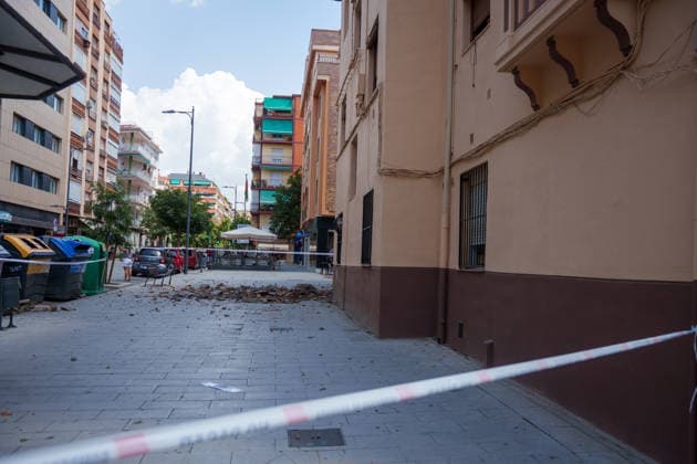 A magnitude 5 earthquake strikes Granada Impact of the magnitude 5 earthquake on buildings and homes in the city of Granada August 15, 2026, in Granada, Andalusia, Spain A magnitude 5 earthquake with its epicenter in the town of Alhendín shook the city of Granada and its metropolitan area early Saturday morning, causing no personal injuries but resulting in extensive property damage. The quake has forced the Regional Government of Andalusia to activate the emergency phase in response to the seismic risk. AUGUST 15, 2026 Francisco J. Granada, Andalusia, Spain Granada, Andalusia, Spain Spain  Copyright: xFranciscoxJ.xOlmox 7715422