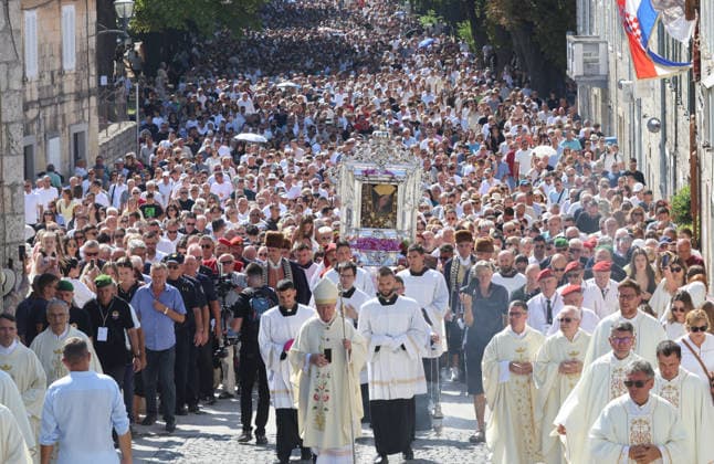 Blessed Virgin Mary celebration in Croatia 15.08.2026.,Sinj-Sve anom prosesijom zapocelo misno slavje u svetistu Gospe Sinjske  IvoxCagalj PIXSELL