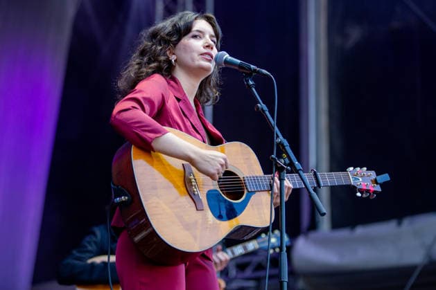 Entertainment Bilder des Tages Beth McBride live at Oyafestivalen 2026 Oslo, Norway. 15th, August 2026. The Norwegian singer Beth McBride performs a live concert during the Norwegian music festival Oyafestivalen 2026 in Oslo. Norway, Oslo  Copyright: xGonzalesxPhoto Per-OttoxOppix