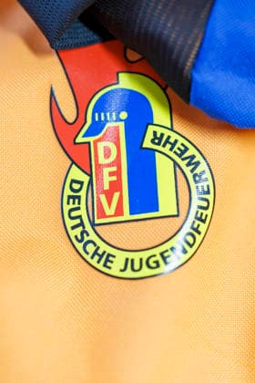 Logo der Deutschen Jugendfeuerwehr. Wittenberge, 15.08.2026. Wittenberge Deutschland *** Logo of the German Youth Fire Department in Wittenberge, August 15, 2026, Wittenberge, Germany Copyright: xThomasxImox