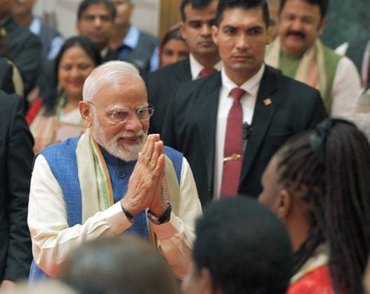 President Droupadi Murmu hosts At Home Reception at Rashtrapati Bhavan New Delhi, Aug 15 (ANI): Prime Minister Narendra Modi greets at the At Home Reception hosted by President Droupadi Murmu at Rashtrapati Bhavan on Independence Day, in New Delhi on Saturday. New Delhi Delhi India Copyright: xANIx ANI_20260815683