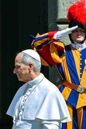 IPA87509204 - Italy, Castel Gandolfo, Vatican, August 15, 2026: Pope Leo XIV during the Angelus prayer at the entrance to the Apostolic Palace in Piazza della Libertà (Liberty Square) at the papal summer residence in Castel Gandolfo, southeast of Rome. Photo by ALESSIA GIULIANI Catholic Press Photo  Copyright: xALESSIAxGIULIANI xCPPx xALESSIAxGIULIANI xCPPx 87509204