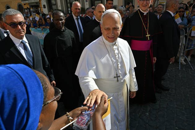 ITALY - POPE LEO XIV ARRIVES TO LEAD HOLY MASS FOR THE SOLEMNITY OF THE ASSUNTION OF THE BLESSED VIRGIN MARY IN THE PONTIFICAL PARISH OF ST THOMAS OF VILLANOVA IN THE PONTIFICAL SUMMER ESTATE OF CASTEL GANDOLGO - 2026 8 15 Italy, Castel Gandolfo , Vatican, 2026 8 15 Pope Leo XIV arrives to lead Holy Mass for the Solemnity of the Assumption of the Blessed Virgin Mary in the Parrocchia Pontificia di San Tommaso da Villanova (Pontifical Parish of St. Thomas of Villanova) in the pontifical summer estate of Castel Gandolfo, near Rome, Italy EDITORIAL USE ONLY - NO BOOKS Copyright: xALESSIAxGIULIANIx