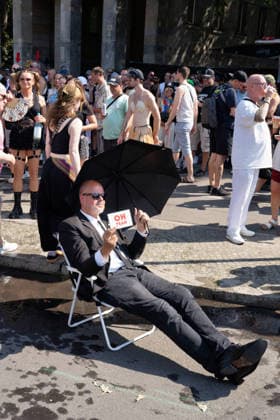 Berlin,15.08.2026,am heutigen Tag rollt die Rave the Planet Parade zum 5.Mal durch die Hauptstadt.Von 13.50 bis 22.00 Uhr verwandelt sich die Straße des 17.Juni zwischen Brandenburger Tor und Siegessäule in den größten Open-Air-Dancefloor der Stadt. *** Berlin, August 15, 2026—Today, the Rave the Planet Parade is rolling through the capital for the fifth time. From 1:50 p.m. to 10:00 p.m., Straße des 17. Juni between the Brandenburg Gate and the Victory Column will be transformed into the city’s largest open-air dance floor.