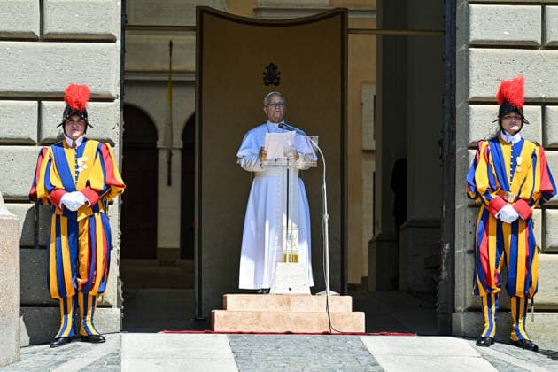 IPA87509231 - Italy, Castel Gandolfo, Vatican, August 15, 2026: Pope Leo XIV during the Angelus prayer at the entrance to the Apostolic Palace in Piazza della Libertà (Liberty Square) at the papal summer residence in Castel Gandolfo, southeast of Rome. Photo by ALESSIA GIULIANI Catholic Press Photo  Copyright: xALESSIAxGIULIANI xCPPx xALESSIAxGIULIANI xCPPx 87509231