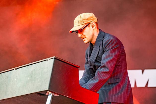 Die Bremer Pop Band Raum 27 am zweiten Tag des highfield 2026 südlich von Leipzig. RAUM27 ist im Kern ein Duo: Tristan Stadtler Gesang Mathis Schröder Gitarre, Klavier bzw. Multi-Instrumentalist Highfield 2026 - Tag 2 Raum27 *** The Bremen-based pop band Raum 27 on the second day of Highfield 2026, south of Leipzig. RAUM27 is essentially a duo: Tristan Stadtler on vocals and Mathis Schröder on guitar, piano, and various other instruments. Highfield 2026, Day 2: Raum27