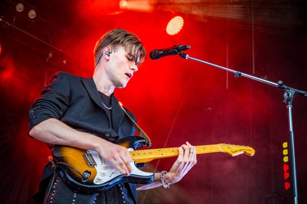 Die Bremer Pop Band Raum 27 am zweiten Tag des highfield 2026 südlich von Leipzig. RAUM27 ist im Kern ein Duo: Tristan Stadtler Gesang Mathis Schröder Gitarre, Klavier bzw. Multi-Instrumentalist Highfield 2026 - Tag 2 Raum27 *** The Bremen-based pop band Raum 27 on the second day of Highfield 2026, south of Leipzig. RAUM27 is essentially a duo: Tristan Stadtler on vocals and Mathis Schröder on guitar, piano, and various other instruments. Highfield 2026, Day 2: Raum27