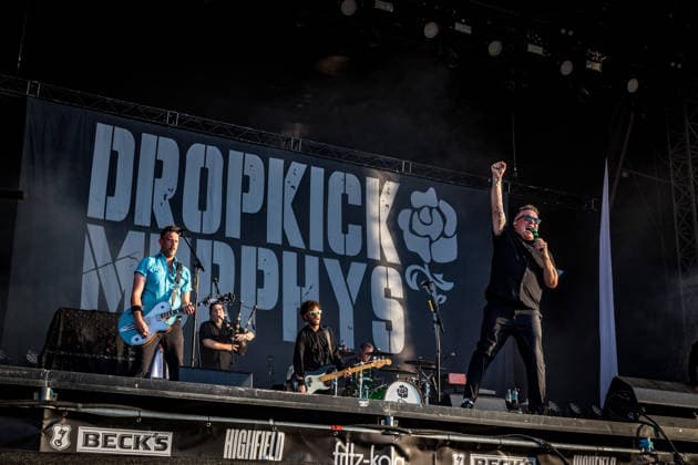 Die us-amerikanische folk punk band Dropkick Murphys am zweiten Tag des HIghfield 2026 südlich von Leipzig. Mitglieder: Ken Casey, Matt Kelly, James Lynch, Tim Brennan, Jeff DaRosa, Kevin Rheault, Campbell Webster Highfield 2026 - Tag 2 Dropkick Murphys *** The American folk-punk band Dropkick Murphys on the second day of Highfield 2026, south of Leipzig. Members: Ken Casey, Matt Kelly, James Lynch, Tim Brennan, Jeff DaRosa, Kevin Rheault, Campbell Webster. Highfield 2026 Day 2: Dropkick Murphys