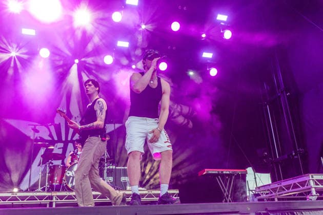 Der deutsche Pop Hip Hopper Ritter Lean mit Band am zweiten Tag des Highfield 2026. (Adrian Julius Tillmann) Highfield - Tag 2 - Ritter Lean *** German pop-hip-hop artist Ritter Lean with his band on the second day of Highfield 2026 Adrian Julius Tillmann Highfield Day 2 Ritter Lean