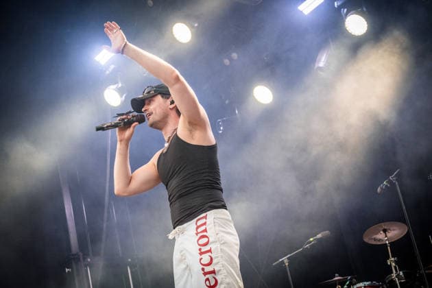 Der deutsche Pop Hip Hopper Ritter Lean mit Band am zweiten Tag des Highfield 2026. (Adrian Julius Tillmann) Highfield - Tag 2 - Ritter Lean *** German pop-hip-hop artist Ritter Lean with his band on the second day of Highfield 2026 Adrian Julius Tillmann Highfield Day 2 Ritter Lean