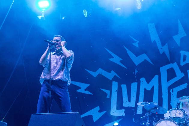 Die deutsche Pop-Rock-Band Das Lumpenpack (Gesang Jonas Frömming Gesang, Gitarre Maximilian Kennel Schlagzeug Alexandra Eckert (ab 2020) Gitarre, Keyboard Jason Bartsch (ab 2020) Bass Lola Schrode ) auf dem Highfield 2026 südlich von Leipzig. Highfield - Tag 2 - Das Lumpenpack *** The German pop-rock band Das Lumpenpack: Vocals: Jonas Frömming; Vocals, Guitar: Maximilian Kennel; Drums: Alexandra Eckert (since 2020); Guitar, keyboard; Jason Bartsch (joined in 2020), bass; Lola Schrode at Highfield 2026, south of Leipzig; Highfield Day 2: Das Lumpenpack