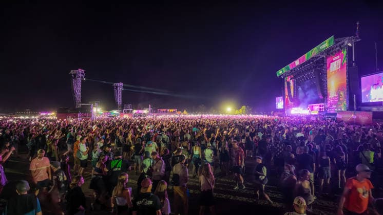Die deutsche Pop-Rock-Band Das Lumpenpack (Gesang Jonas Frömming Gesang, Gitarre Maximilian Kennel Schlagzeug Alexandra Eckert (ab 2020) Gitarre, Keyboard Jason Bartsch (ab 2020) Bass Lola Schrode ) auf dem Highfield 2026 südlich von Leipzig. Highfield - Tag 2 - Das Lumpenpack *** The German pop-rock band Das Lumpenpack: Vocals: Jonas Frömming; Vocals, Guitar: Maximilian Kennel; Drums: Alexandra Eckert (since 2020); Guitar, keyboard; Jason Bartsch (joined in 2020), bass; Lola Schrode at Highfield 2026, south of Leipzig; Highfield Day 2: Das Lumpenpack
