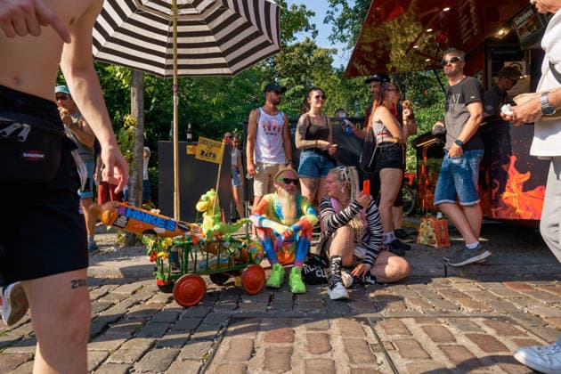 August 15, 2026, Berlin, Berlin, Germany: Thousands of people partied in between Bandenburg Gate and Victory Column for the annual Rave The Planet Parade, succesor of the historic Love Parade, in Berlin, Germany, on Aug. 15 2026 Berlin Germany - ZUMAk201 20260815_zip_k201_017 Copyright: xNikosxKanistrasx