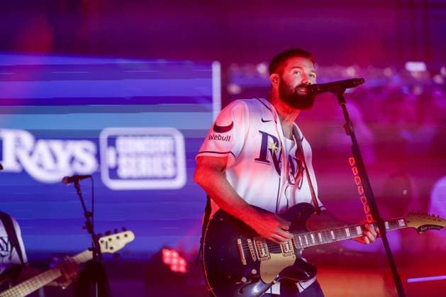 August 15, 2026, St. Petersburg, Florida, USA: Country recording artist Jordan Davis performs after the game between the Tampa Bay Rays and the Baltimore Orioles on Saturday, Aug. 15, 2026 in St. Petersburg. St. Petersburg USA  - ZUMAs70_ 20260815_zan_s70_059 Copyright: xLuisxSantanax