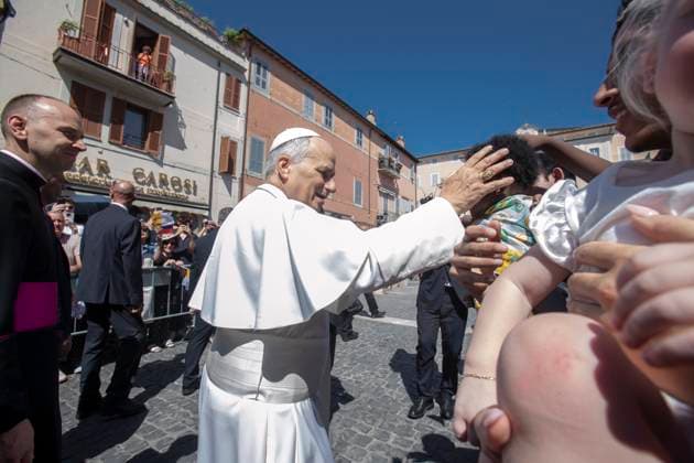 August 15, 2026, Castel Gandolfo, Lazio, Italy: Pope Leo XVI greets the faithful at the end of the celebration of a mass for the Solemnity of the Assumption of the Blessed Virgin Mary, in the Parish of San Tommaso Da Villanova in Castel Gandolfo, near Rome.Pope Leo XIV celebrates a Mass for the Solemnity of the Assumption of the Blessed Virgin Mary, in the Parish of San Tommaso da Villanova in Castel Gandolfo Castel Gandolfo Italy - ZUMAs197 20260815_aaa_s197_305 Copyright: xMariaxGraziaxPicciarellax