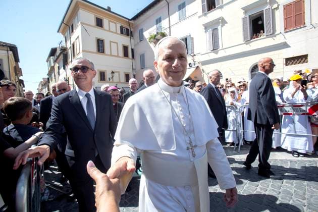 August 15, 2026, Castel Gandolfo, Lazio, Italy: Pope Leo XVI greets the faithful at the end of the celebration of a mass for the Solemnity of the Assumption of the Blessed Virgin Mary, in the Parish of San Tommaso Da Villanova in Castel Gandolfo, near Rome.Pope Leo XIV celebrates a Mass for the Solemnity of the Assumption of the Blessed Virgin Mary, in the Parish of San Tommaso da Villanova in Castel Gandolfo Castel Gandolfo Italy - ZUMAs197 20260815_aaa_s197_284 Copyright: xMariaxGraziaxPicciarellax