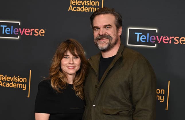Televerse 2026 - Day 2 Linda Cardellini and David Harbour arriving to Televerse 2026 - Day 2 held at the JW Marriot Hotel on August 15, 2026 in Los Angeles, CA. Los Angeles JW Marriot Hotel at L.A. Live California USA Copyright: xLeexWattx xAFF-USA.COMx