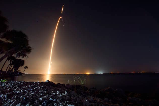 August 15, 2026, Cape Canaveral, Florida, USA: A SpaceX Falcon 9 rocket launches nine HIBLEO-4 satellites for Globalstar from Space (USSF) Launch Complex-40 at Cape Canaveral Space Force Station, Florida, on Aug. 15, 2026, at 9:12 p.m. EDT. Cape Canaveral USA - ZUMAb268 20260815_znp_b268_006 Copyright: xJenniferxBriggsx