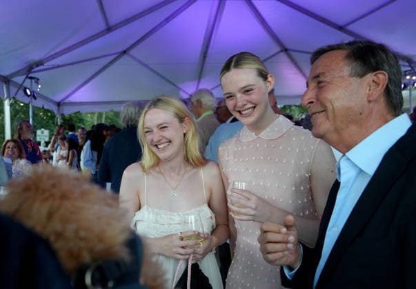 August 15, 2026, East Hampton, Ny, USA: DAKOTA FANNING and ELLE FANNING attend the Animal Rescue Fund of the Hamptons Bow Wow Meow Ball,.East Hampton, NY.August 15, 2026. . attends the Animal Rescue Fund of the Hamptons Bow Wow Meow Ball,.East Hampton, NY.August 15, 2026. East Hampton USA  - ZUMAms4_ 20260815_faf_ms4_013 Copyright: xSoniaxMoskowitzxGordonx