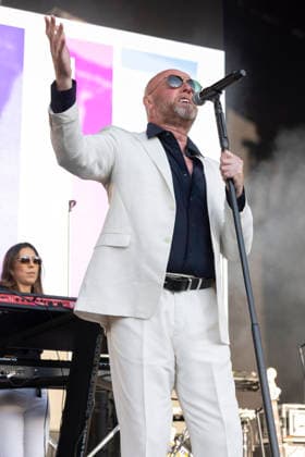 Heaven 17 perform at Halifax Piece Hall Glenn Gregory of English synth-pop band Heaven 17 performs at Piece Hall, Halifax, England, 15th August 2026, Credit:Mike Gray MIKE GRAY - B4227 Avalon  Copyright: xMikexGrayx xMIKExGRAYx-xB4227x xAvalonx 1123777117