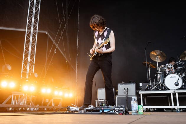 Geese live at Syd For Solen 2026 Copenhagen, Denmark. 15th, August 2026. The American rock band Geese performs a live concert during the Danish music festival Syd For Solen 2026 in Copenhagen. Here guitarist Emily Green is seen live on stage. Denmark, Copenhagen  Copyright: xGonzalesxPhoto ErlingxBrodersenx