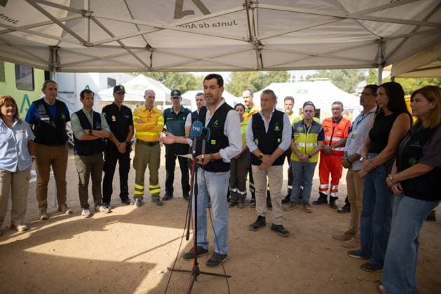 The President of the Regional Government Visits the Command Post for the Niebla Fire The President of the Regional Government of Andalusia, Juanma Moreno, Speaks to the Media August 16, 2026, in Niebla, Huelva, Andalusia, Spain The president of the Andalusian Regional Government, Juanma Moreno, is visiting the command post for the Niebla wildfire this Sunday to provide an update on the fire that broke out on August 6, 2026. AUGUST 16, 2026 Niebla, Huelva, Andalusia Niebla, Huelva, Andalusia, Spain  Copyright: xClaraxCarrascox 7716236