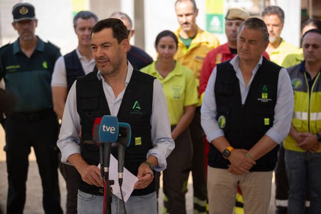 The President of the Regional Government Visits the Command Post for the Niebla Fire The President of the Regional Government of Andalusia, Juanma Moreno, Speaks to the Media August 16, 2026, in Niebla, Huelva, Andalusia, Spain The president of the Andalusian Regional Government, Juanma Moreno, is visiting the command post for the Niebla wildfire this Sunday to provide an update on the fire that broke out on August 6, 2026. AUGUST 16, 2026 Niebla, Huelva, Andalusia Niebla, Huelva, Andalusia, Spain  Copyright: xClaraxCarrascox 7716237