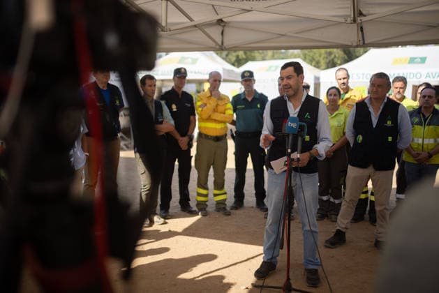 The President of the Regional Government Visits the Command Post for the Niebla Fire The President of the Regional Government of Andalusia, Juanma Moreno, Speaks to the Media August 16, 2026, in Niebla, Huelva, Andalusia, Spain The president of the Andalusian Regional Government, Juanma Moreno, is visiting the command post for the Niebla wildfire this Sunday to provide an update on the fire that broke out on August 6, 2026. AUGUST 16, 2026 Niebla, Huelva, Andalusia Niebla, Huelva, Andalusia, Spain  Copyright: xClaraxCarrascox 7716238