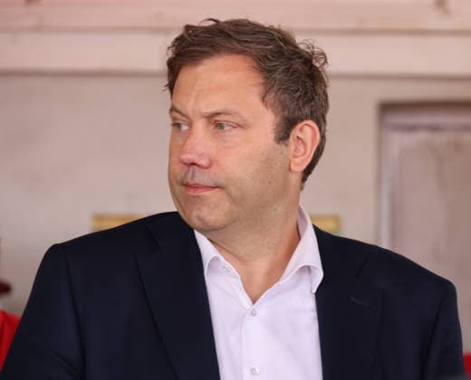SPD RLP 3 ex und ein Parteivorsitzender 16.08.2026, Germany , Rheinland-Pfalz, SPD, Bundesfinanzminister Lars Klingbeil ( Parteivorsitzender), ehem. Ministerpräsidenten Alexander Schweitzer und Ehefrau brabara, Kurt Beck und Rudlof Scharping , Pfalztreffen der SPD, 250 Gäste, 9 Sicherheitskräfte des Bundesfinanzministers, Portrait, gestik, Plakate, Rede, Zigaretten, Steuer, Kaffee, Hasloch Rheinland Pfalz Germany *** SPD RLP 3 former members and a party chairman, August 16, 2026, Germany, Rhineland-Palatinate, SPD, Federal Minister of Finance Lars Klingbeil (party chairman), former Minister-President Alexander Schweitzer and his wife Barbara, Kurt Beck and Rudolf Scharping, SPD Palatinate meeting, 250 guests, 9 security personnel for th