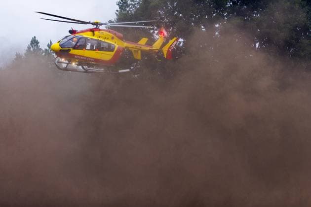 Luglon, Frankreich, 2026-08-16 09:03:40 Luglon, 16-08-2026, the fire chief takes stock of the current situation by helicopter from the command post in Luglon. Photo: NLBeeld Robert Meerding Credit: NL Beeld Robert Meerding Inc  Copyright: xx x