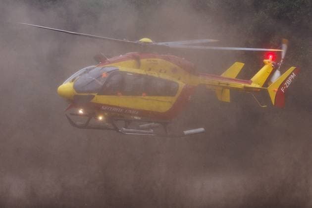 Luglon, Frankreich, 2026-08-16 09:03:38 Luglon, 16-08-2026, the fire chief takes stock of the current situation by helicopter from the command post in Luglon. Photo: NLBeeld Robert Meerding Credit: NL Beeld Robert Meerding Inc  Copyright: xx x