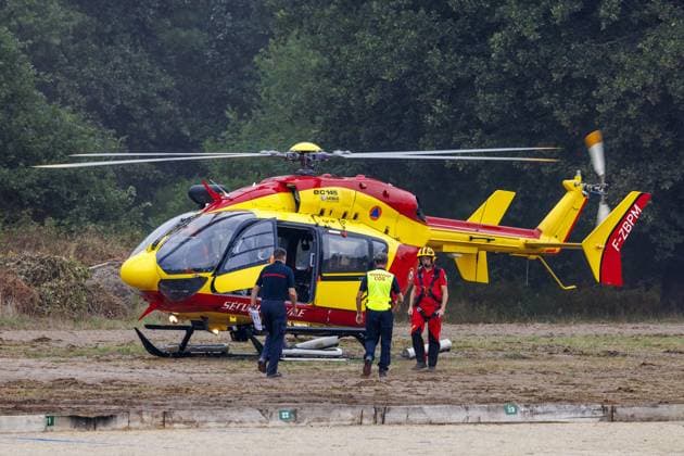 Luglon, Frankreich, 2026-08-16 09:00:58 Luglon, 16-08-2026, the fire chief takes stock of the current situation by helicopter from the command post in Luglon. Photo: NLBeeld Robert Meerding Credit: NL Beeld Robert Meerding Inc  Copyright: xx x