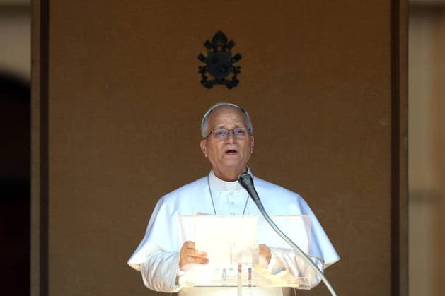 IPA87534803 - CASTEL GANDOLFO (RM) - Italy, August 16, 2026: Pope Leo XIV leads the Angelus prayer from the papal residence overlooking Piazza della LibertÃ in Castel Gandolfo, addressing the faithful and pilgrims who have come from various locations to participate in the traditional Sunday event. At the conclusion of the prayer, the Pontiff greets those present and imparts the apostolic blessing.  Copyright: xmarcoxiacobuccix xmarcoxiacobuccix 87534803