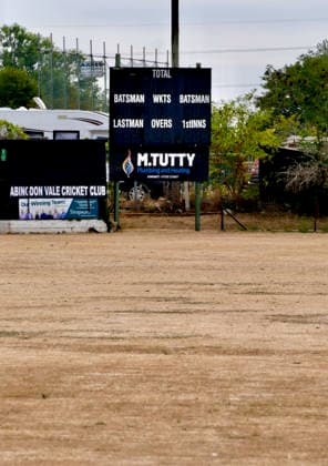 Seasonal weather Abingdon Vale cricket pitch completely parched after the drought., Credit:Geoffrey Swaine Geoff Swaine - B4563 Avalon UK, Oxfordshire, Abingdon  Copyright: xGeoffreyxSwainex xGeoffxSwainex-xB4563x xAvalonx 1124072907