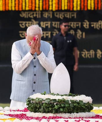 RECORD DATE NOT STATED PM Modi pays floral tributes to former PM Atal Bihari Vajpayee on death anniversary New Delhi, Aug 16 (ANI): Prime Minister Narendra Modi pays floral tribute to former Prime Minister Atal Bihari Vajpayee on his death anniversary at his memorial Sadaiv Atal , in New Delhi on Sunday. (DPR PMO ANI Photo) New Delhi Delhi India Copyright: xANIx ANI_20260816007