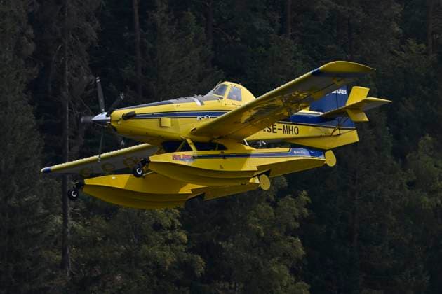 Fire in the Belgian High Fens JALHAY, BELGIUM - AUGUST 16 : A water bomber aircraft on the dam of Eupen during an important fire that has broken out in the Belgian High Fens on August 16, 2026 in Jalhay, Belgium, 16 08 2026 Jalhay Belgium  Copyright: xDhax
