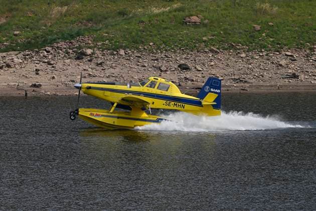 Fire in the Belgian High Fens JALHAY, BELGIUM - AUGUST 16 : A water bomber aircraft on the dam of Eupen during an important fire that has broken out in the Belgian High Fens on August 16, 2026 in Jalhay, Belgium, 16 08 2026 Jalhay Belgium  Copyright: xDhax