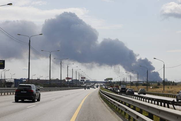 Ukrainian drone attack on Moscow MOSCOW, RUSSIA - AUGUST 16: Black smoke rise from a distribution warehouse near Moscow, Russia after Ukraine s drone attack on August 16, 2026. At least seven people were killed and 13 injured in Ukrainian drone attacks across Russia, while three people were killed and 23 injured in Russian strikes across Ukraine, officials on both sides. Stringer Anadolu Moscow Russia. Editorial use only. Please get in touch for any other usage.  Copyright: x2026xAnadoluxStringerx