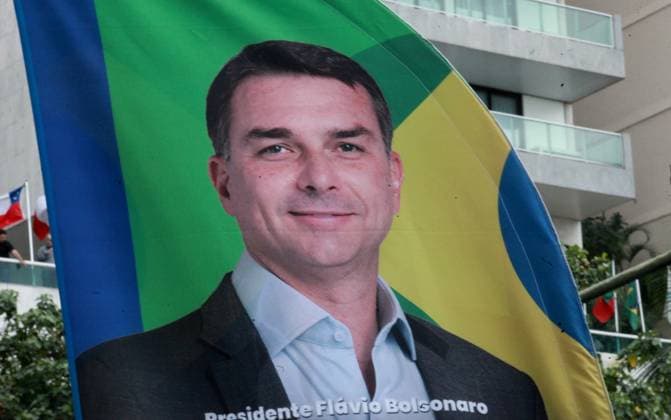 RECORD DATE NOT STATED Flavio Bolsonaro campaigns for president in Copacabana. Rio de Janeiro (RJ), 08 16 2026 - Flavio Bolsonaro campaign electoral presidential RJ - Flavio Bolsonaro, the presidential candidate for the PL party in Brazil, campaigns in Copacabana, Rio de Janeiro.(Foto: Onofre Veras Thenews2 imago images) Flavio Bolsonaro campaigns for president in Copacabana.  Copyright: xonofrexverasx