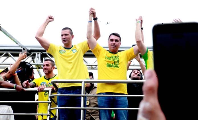 RECORD DATE NOT STATED Flavio Bolsonaro campaigns for president in Copacabana. Rio de Janeiro (RJ), 08 16 2026 - Flavio Bolsonaro campaign electoral presidential RJ - Flavio Bolsonaro, the presidential candidate for the PL party in Brazil, campaigns in Copacabana, Rio de Janeiro.(Foto: Onofre Veras Thenews2 imago images) Flavio Bolsonaro campaigns for president in Copacabana.  Copyright: xonofrexverasx