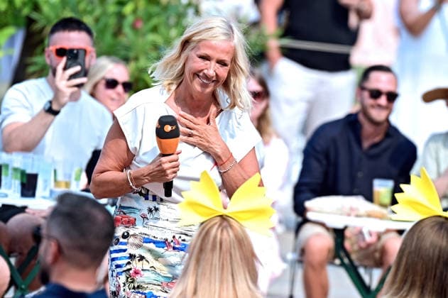 ZDF - Fernsehgarten. Moderatorin Andrea Kiwi Kiewel während der ZDF - Unterhaltungsshow Fernsehgarten am 16.08.2026 in Mainz. 20260816MWI140022 *** ZDF Fernsehgarten host Andrea Kiwi Kiewel during the ZDF entertainment show Fernsehgarten on August 16, 2026, in Mainz 20260816MWI140022